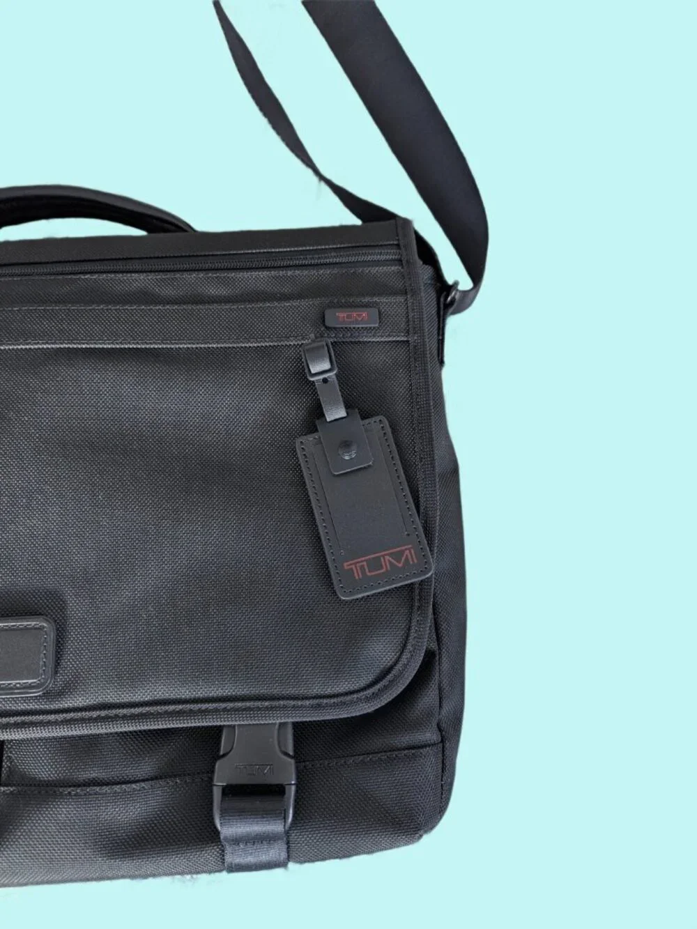 Tumi Black 16